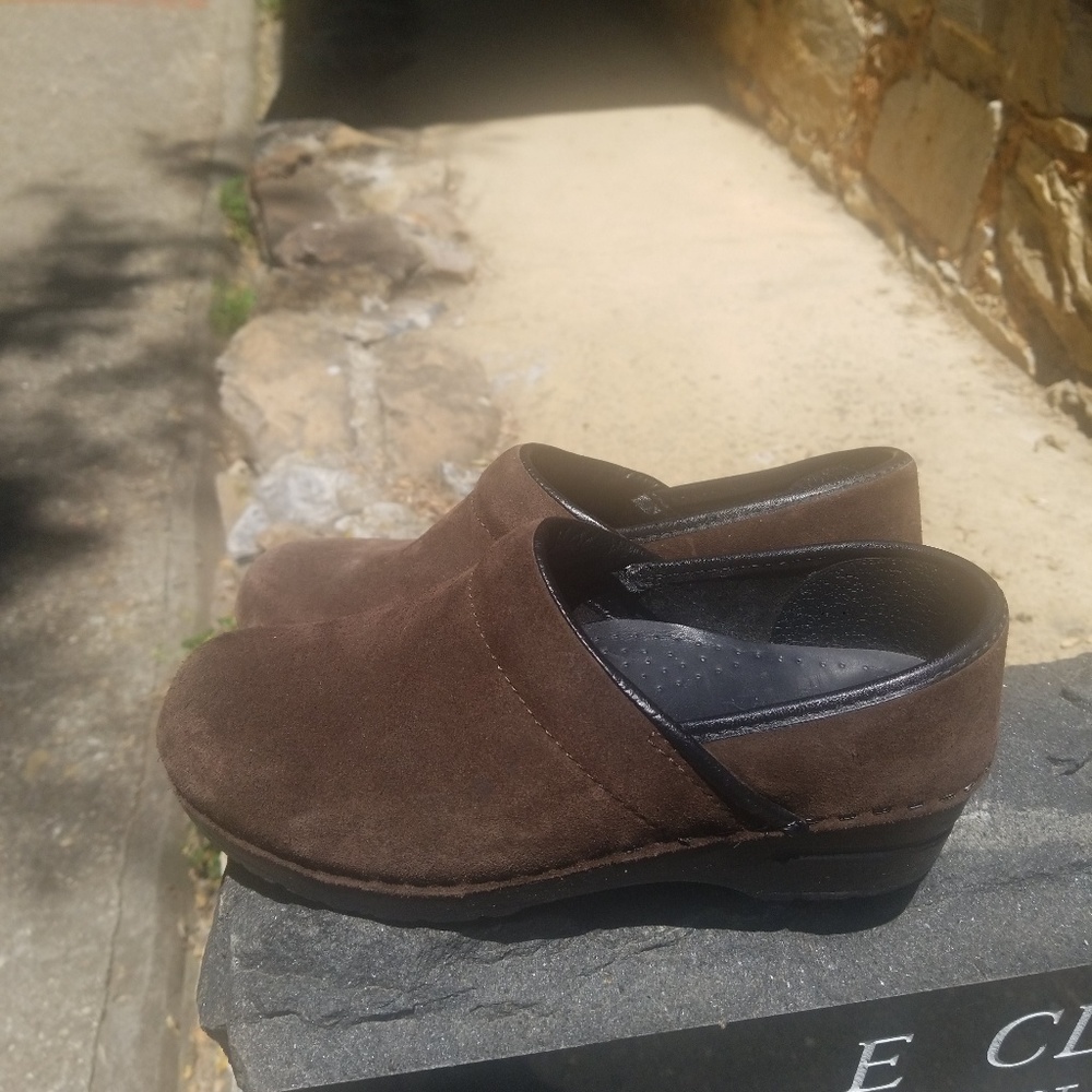 Dansko slip on suede shoes - Picture 3 of 8